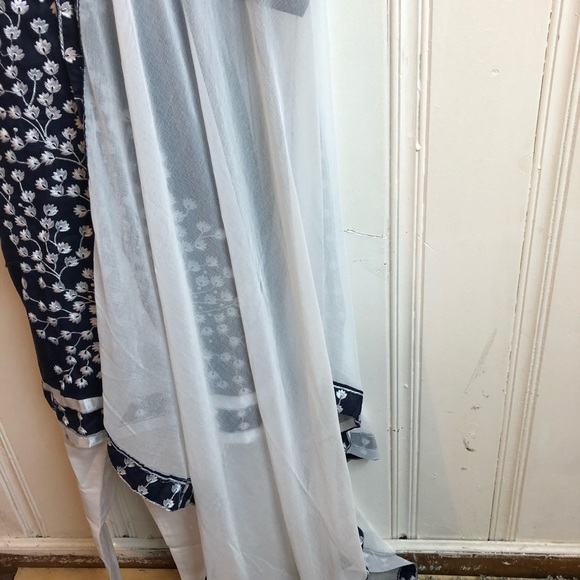 Indian stitched salwar kameez - Picture 8 of 10